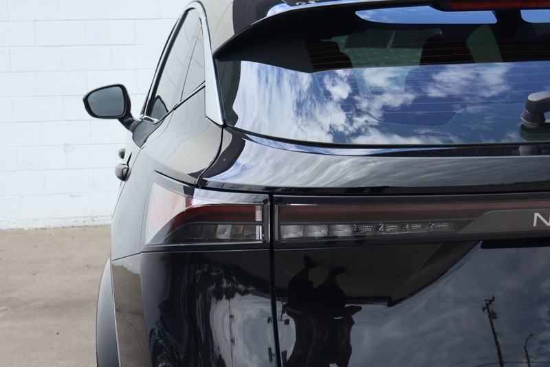 Nissan Ariya Vehicle Full-screen Gallery Image 07