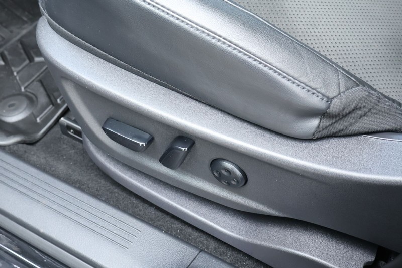 Nissan Ariya Vehicle Full-screen Gallery Image 17