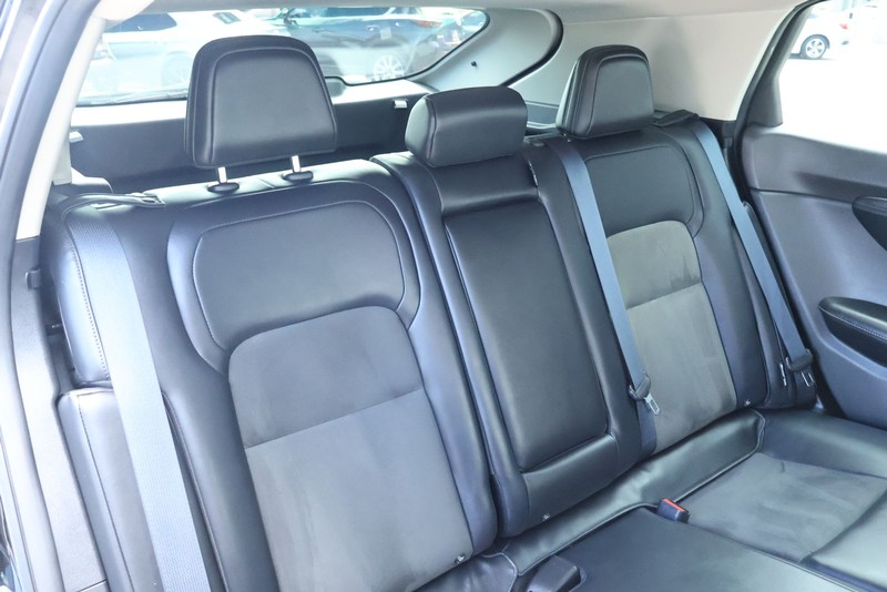 Nissan Ariya Vehicle Full-screen Gallery Image 22