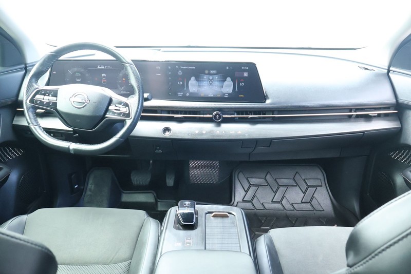 Nissan Ariya Vehicle Full-screen Gallery Image 24