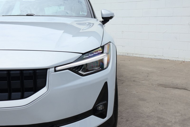Polestar 2 Vehicle Full-screen Gallery Image 03