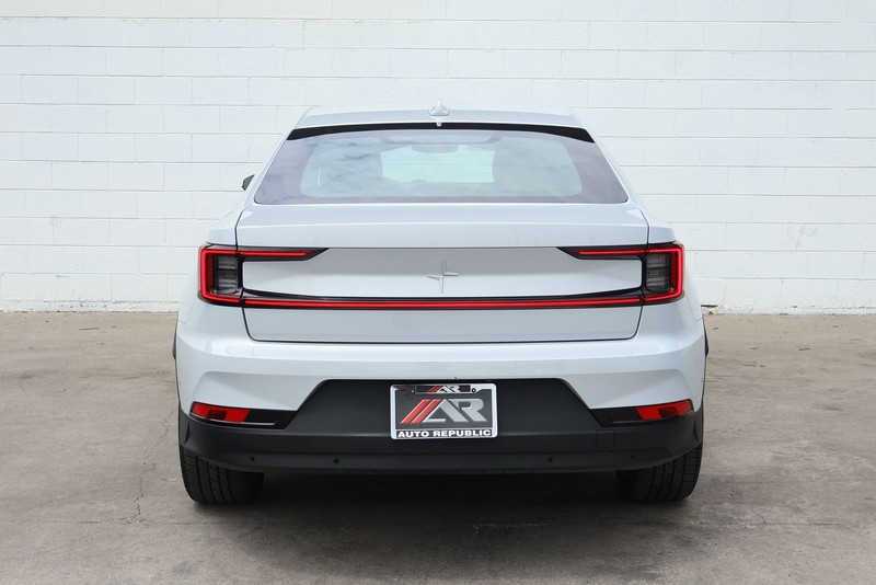 Polestar 2 Vehicle Full-screen Gallery Image 06