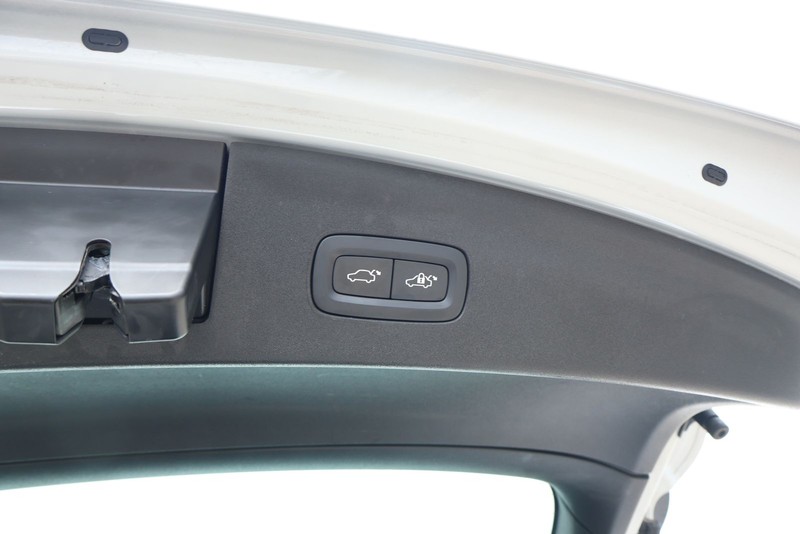 Polestar 2 Vehicle Full-screen Gallery Image 10