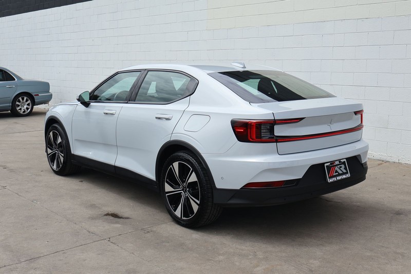 Polestar 2 Vehicle Full-screen Gallery Image 11