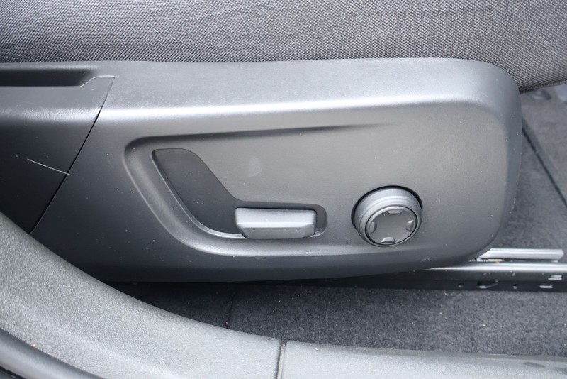 Polestar 2 Vehicle Full-screen Gallery Image 23