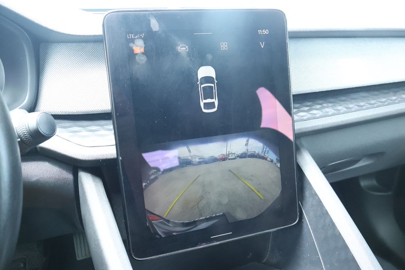 Polestar 2 Vehicle Full-screen Gallery Image 34