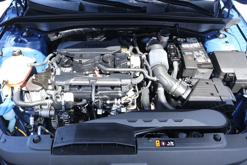 Kia K5 Vehicle Full-screen Gallery Image 12
