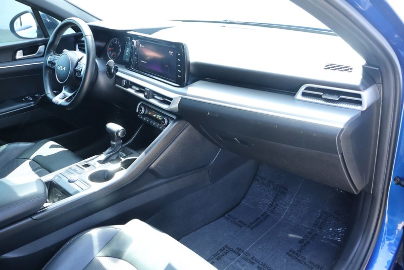 Kia K5 Vehicle Full-screen Gallery Image 19