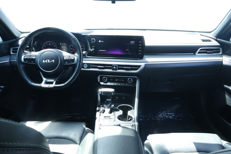 Kia K5 Vehicle Full-screen Gallery Image 23