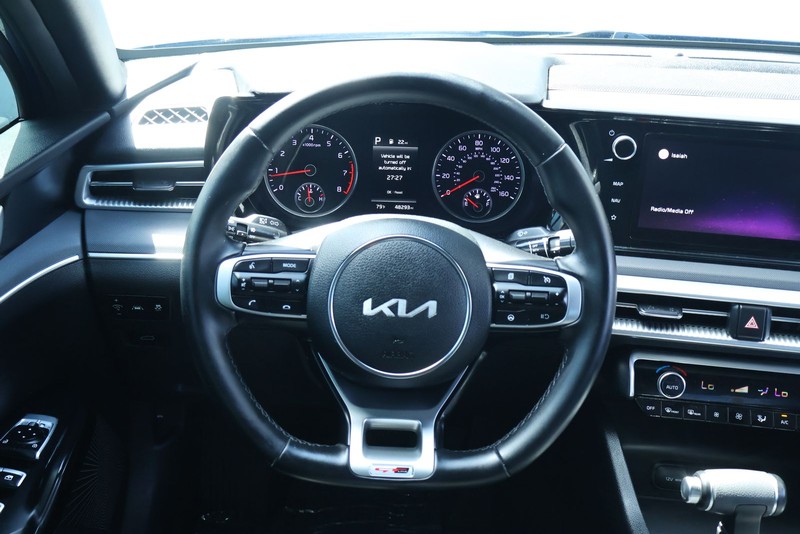 Kia K5 Vehicle Full-screen Gallery Image 25