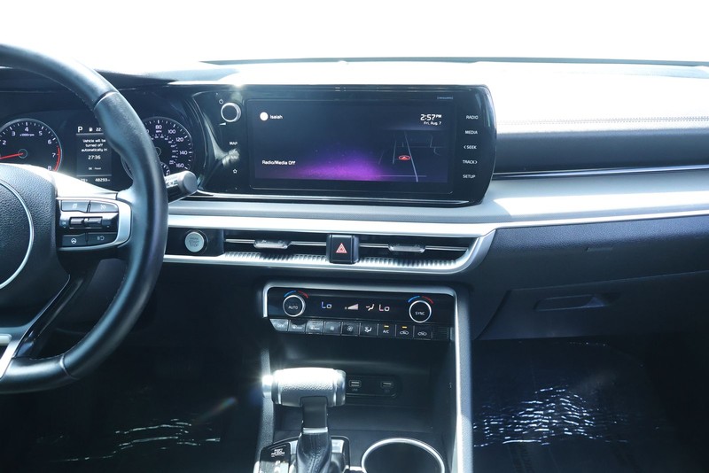 Kia K5 Vehicle Full-screen Gallery Image 26