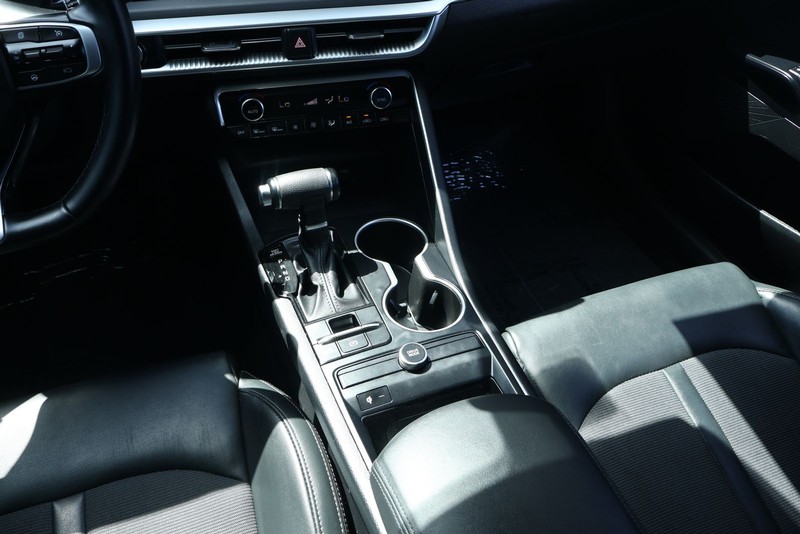 Kia K5 Vehicle Full-screen Gallery Image 29