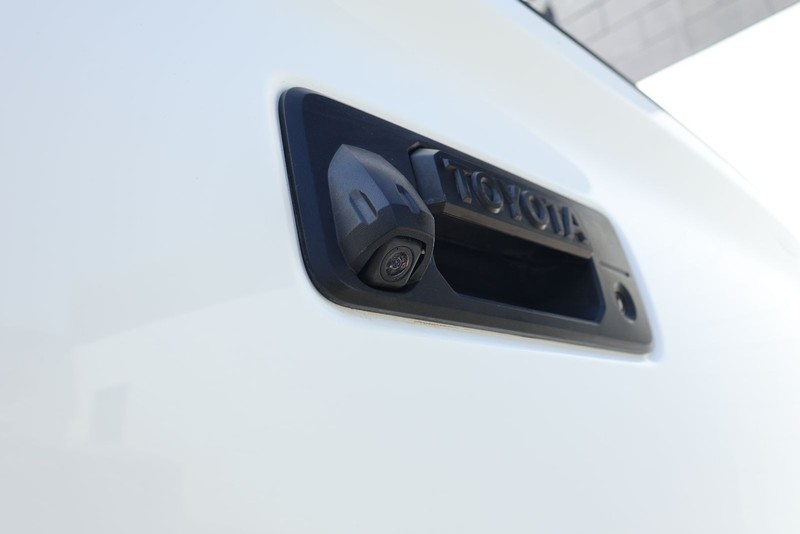 Toyota Tacoma 4WD Vehicle Full-screen Gallery Image 08