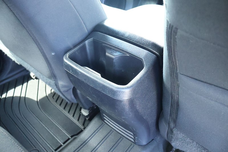 Toyota Tacoma 4WD Vehicle Full-screen Gallery Image 26