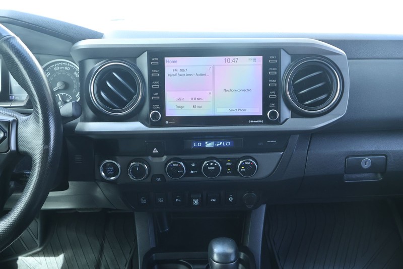 Toyota Tacoma 4WD Vehicle Full-screen Gallery Image 30