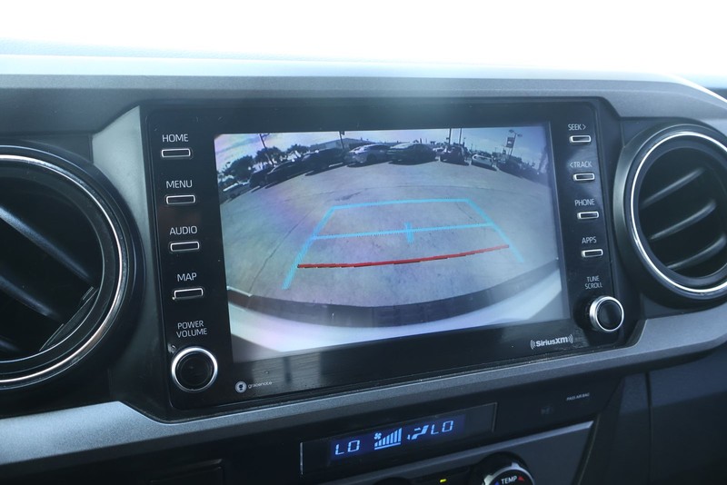 Toyota Tacoma 4WD Vehicle Full-screen Gallery Image 31