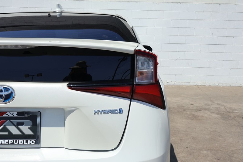 Toyota Prius Vehicle Full-screen Gallery Image 07