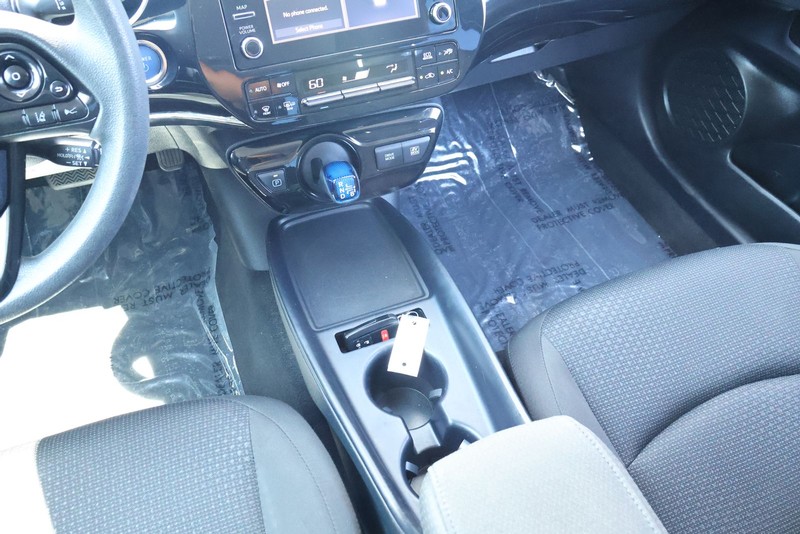 Toyota Prius Vehicle Full-screen Gallery Image 28