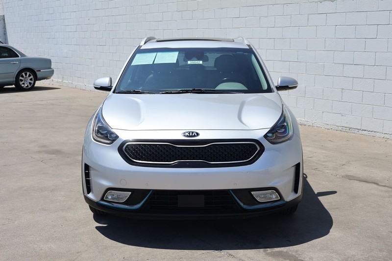 Kia Niro Plug-In Hybrid Vehicle Full-screen Gallery Image 02