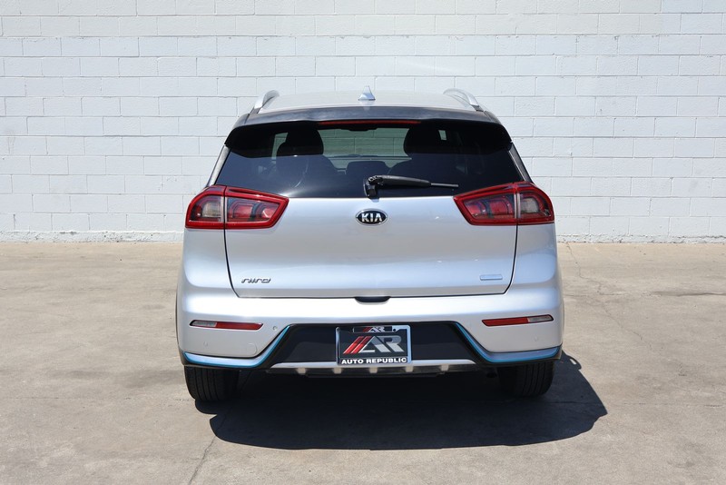 Kia Niro Plug-In Hybrid Vehicle Full-screen Gallery Image 06