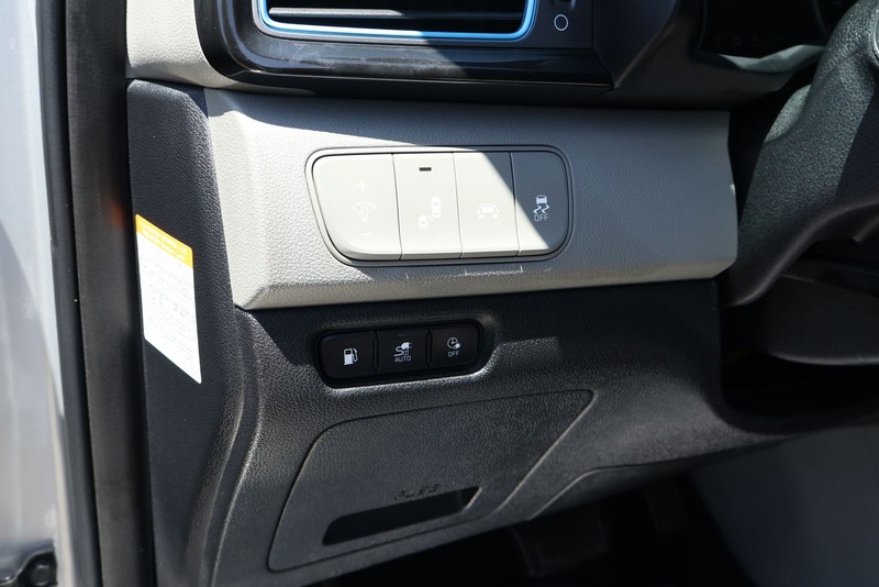 Kia Niro Plug-In Hybrid Vehicle Full-screen Gallery Image 19