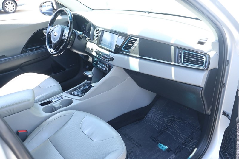Kia Niro Plug-In Hybrid Vehicle Full-screen Gallery Image 23