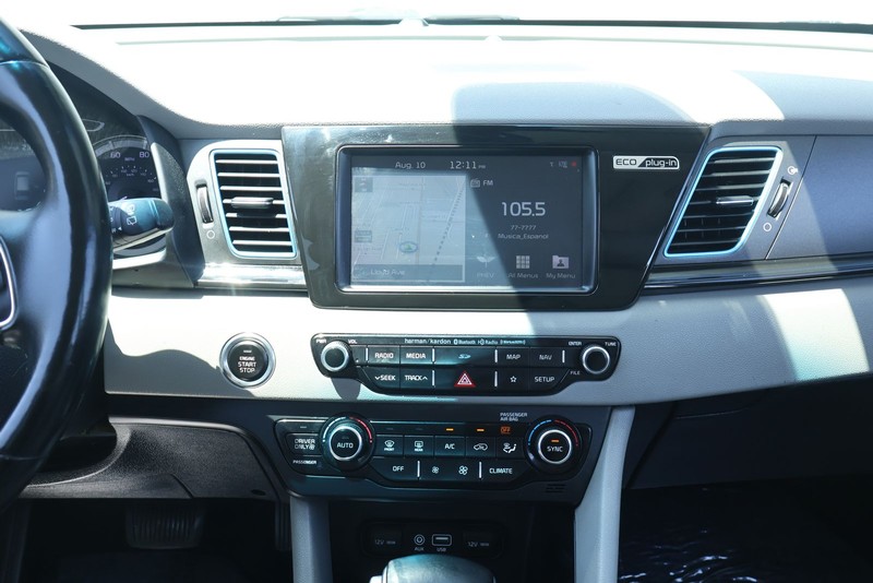 Kia Niro Plug-In Hybrid Vehicle Full-screen Gallery Image 30
