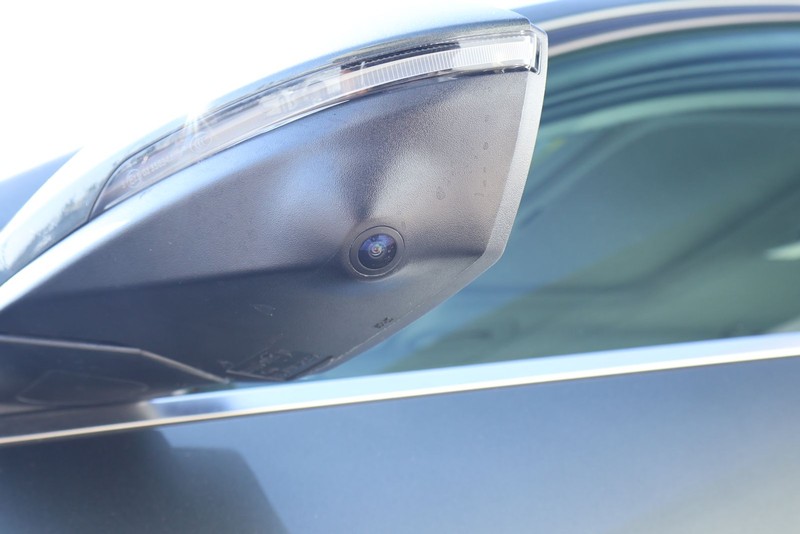 Hyundai Elantra Vehicle Full-screen Gallery Image 16
