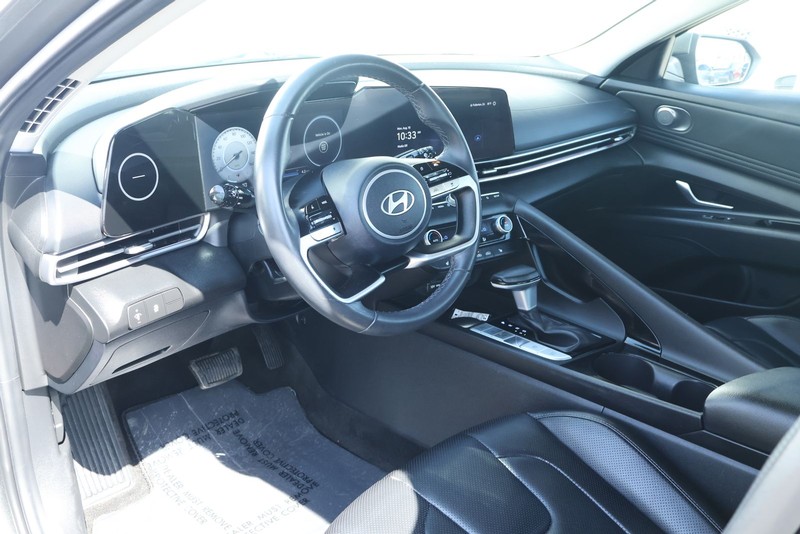 Hyundai Elantra Vehicle Full-screen Gallery Image 20