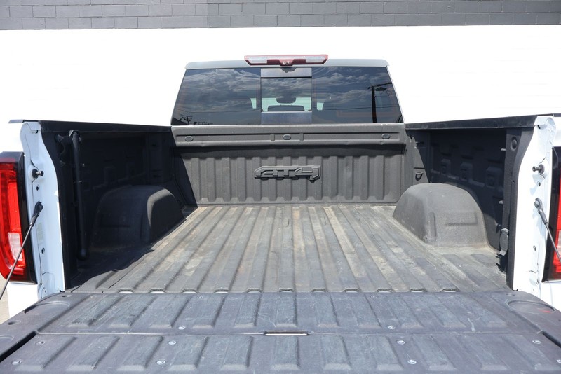 GMC Sierra 1500 Vehicle Full-screen Gallery Image 11