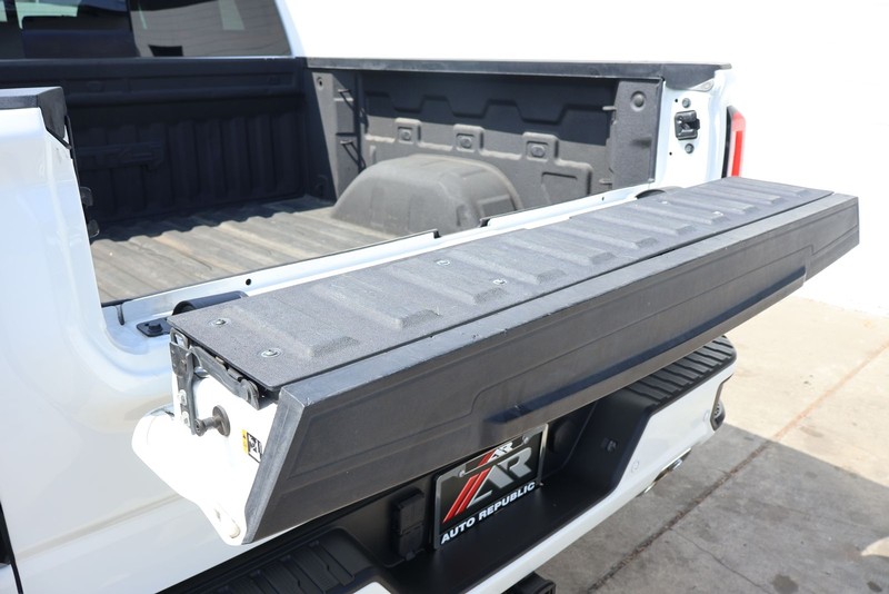 GMC Sierra 1500 Vehicle Full-screen Gallery Image 12