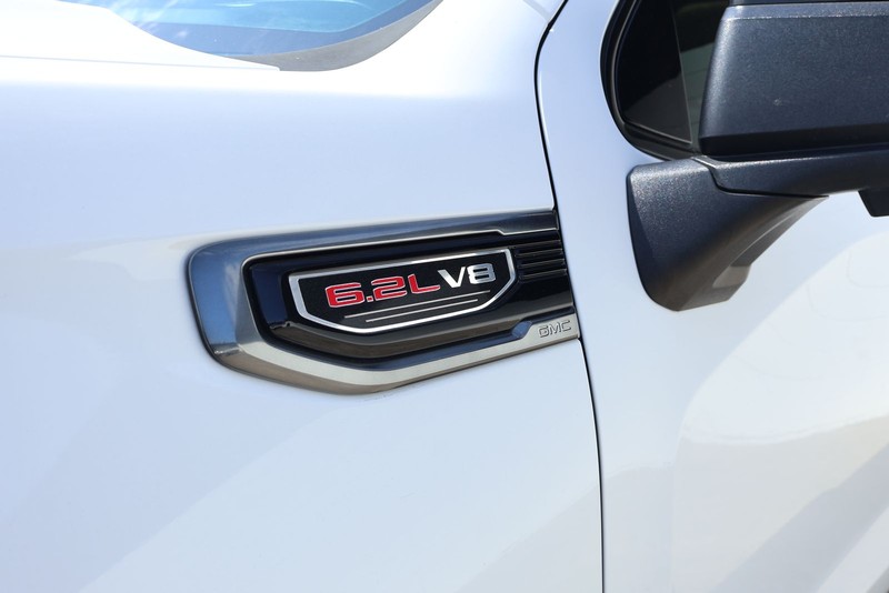 GMC Sierra 1500 Vehicle Full-screen Gallery Image 20