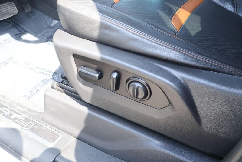 GMC Sierra 1500 Vehicle Full-screen Gallery Image 30