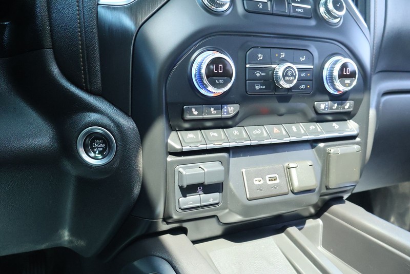GMC Sierra 1500 Vehicle Full-screen Gallery Image 45