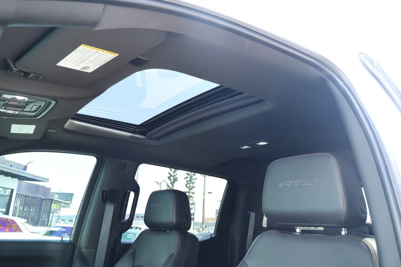 GMC Sierra 1500 Vehicle Full-screen Gallery Image 48