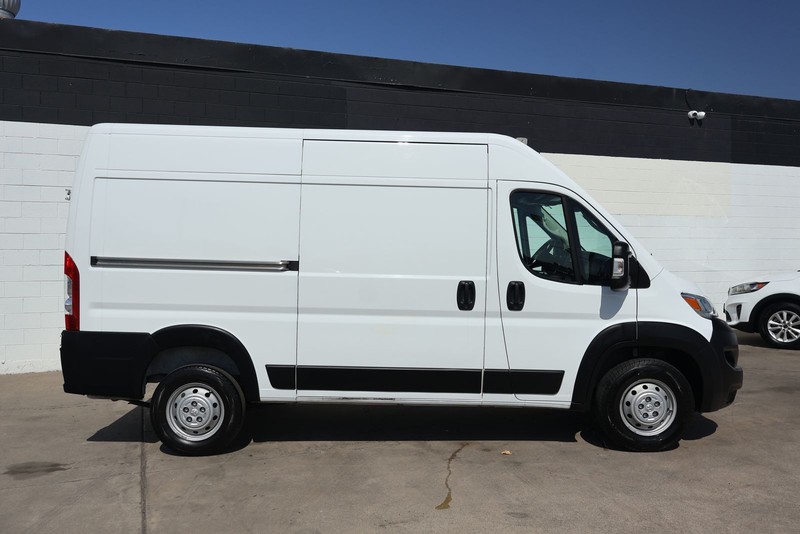Ram ProMaster Cargo Van Vehicle Full-screen Gallery Image 01