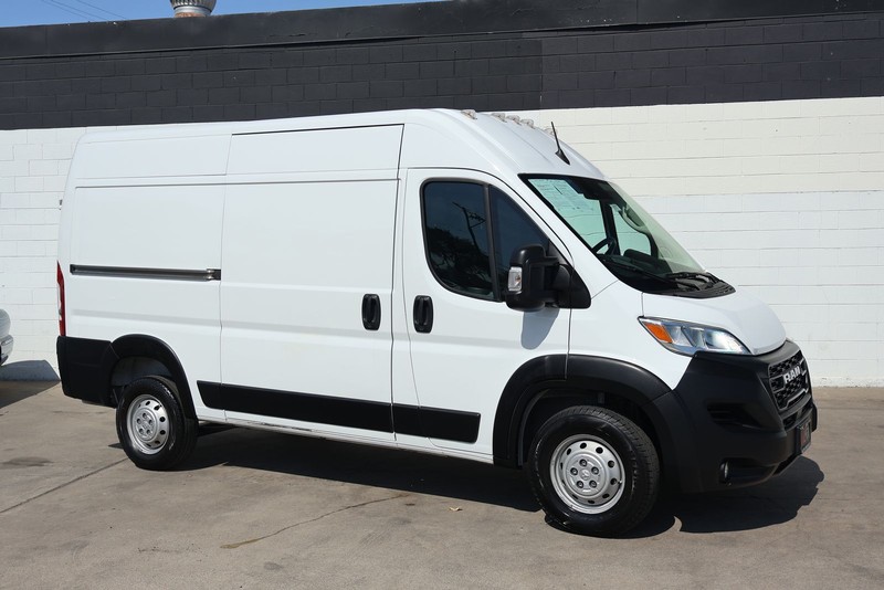 Ram ProMaster Cargo Van Vehicle Full-screen Gallery Image 02