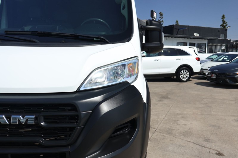 Ram ProMaster Cargo Van Vehicle Full-screen Gallery Image 04