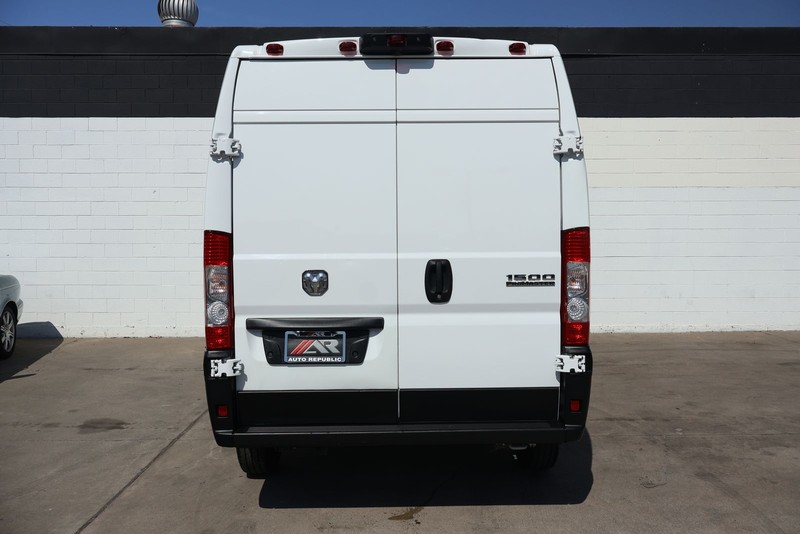Ram ProMaster Cargo Van Vehicle Full-screen Gallery Image 06