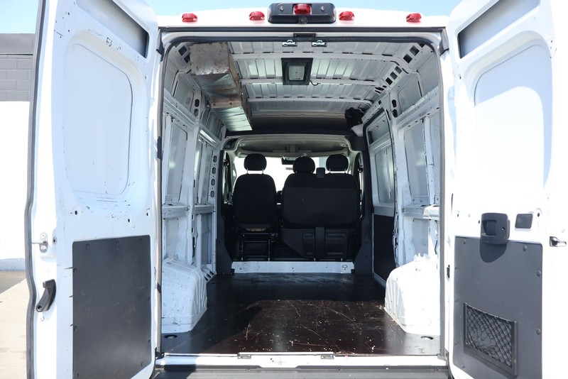 Ram ProMaster Cargo Van Vehicle Full-screen Gallery Image 09