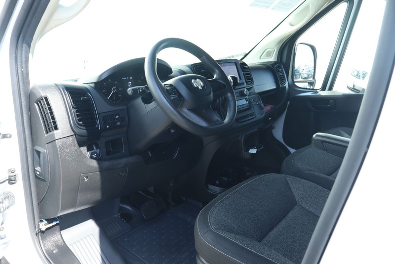 Ram ProMaster Cargo Van Vehicle Full-screen Gallery Image 17