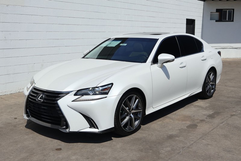 Lexus GS 200t Vehicle Full-screen Gallery Image 11