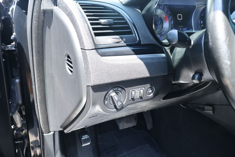 Chrysler 300 Vehicle Full-screen Gallery Image 19