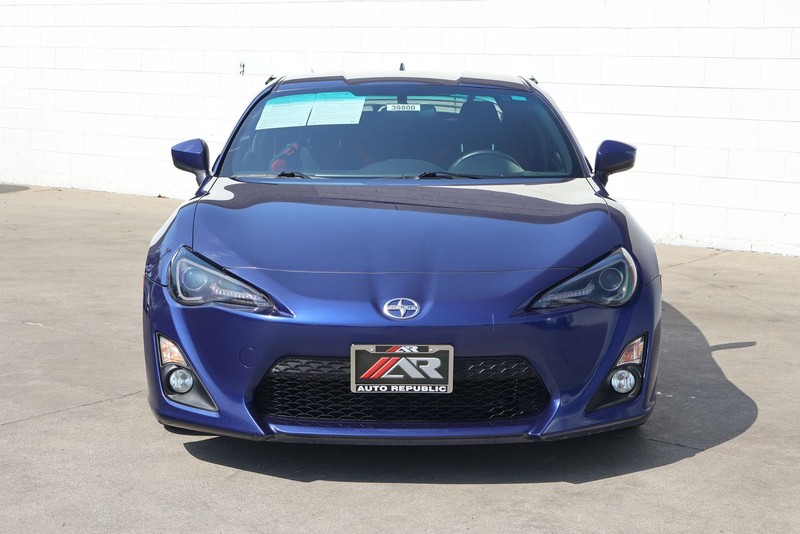 Scion FR-S Vehicle Full-screen Gallery Image 02