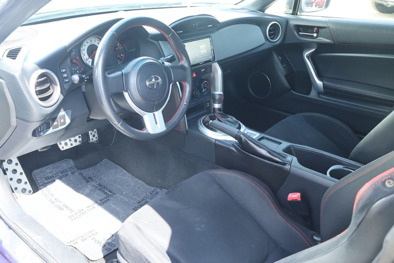 Scion FR-S Vehicle Full-screen Gallery Image 20