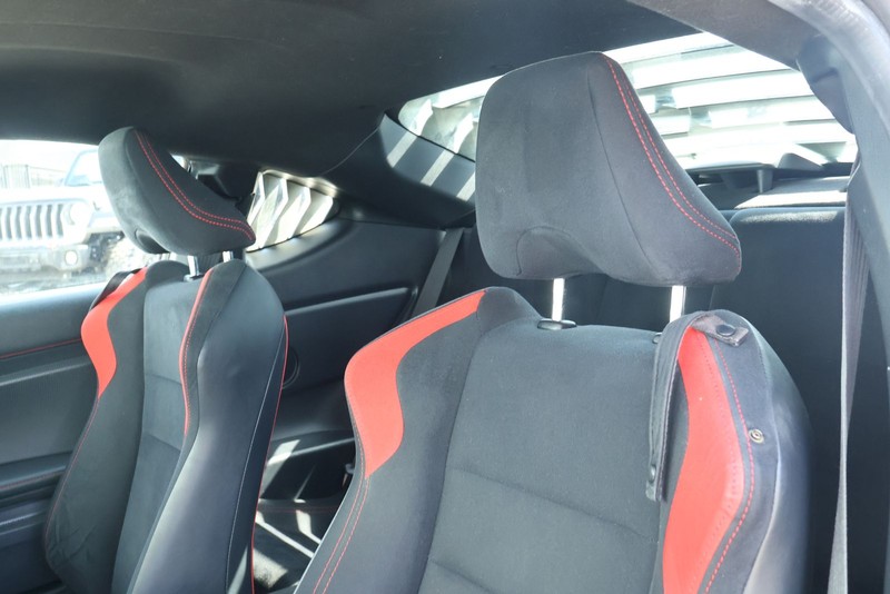 Scion FR-S Vehicle Full-screen Gallery Image 23