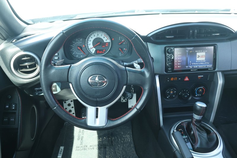 Scion FR-S Vehicle Full-screen Gallery Image 29