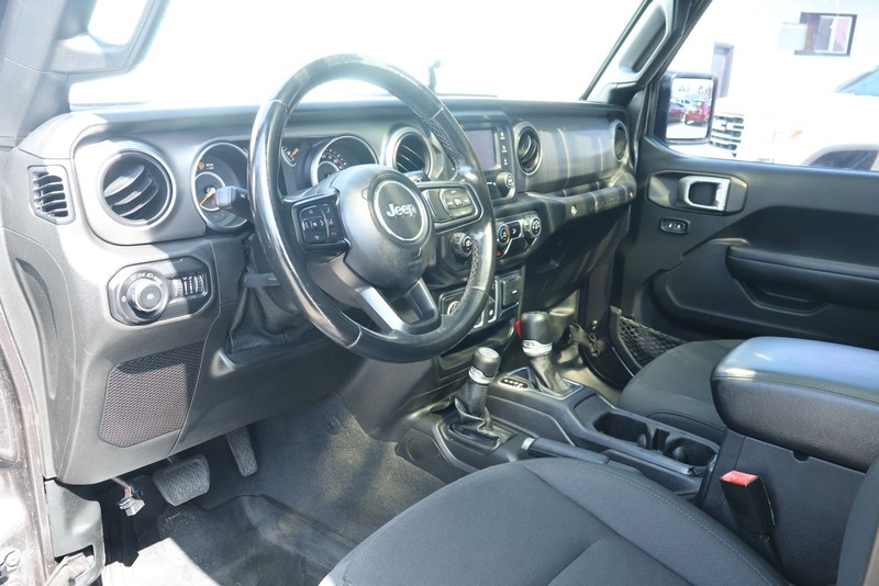 Jeep Wrangler Vehicle Full-screen Gallery Image 17