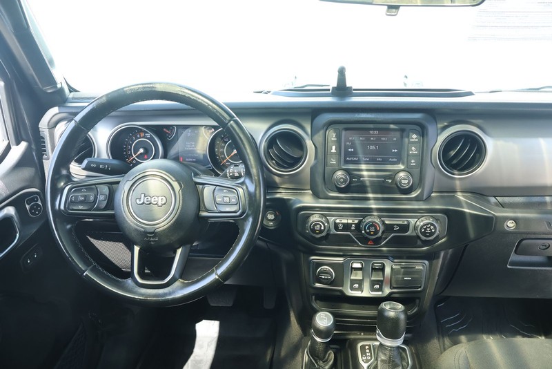 Jeep Wrangler Vehicle Full-screen Gallery Image 24