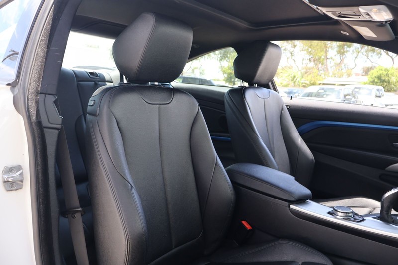 BMW 4 Series Vehicle Full-screen Gallery Image 19